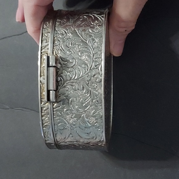 Embossed Silverplated Oval Trinket Case.Silver/Red 4.5inLx1 3/4in.H.x2.5in.W. - Picture 5 of 8